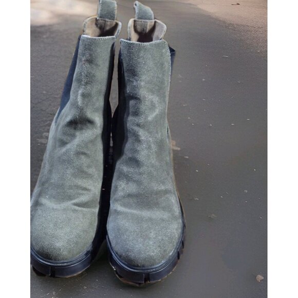 Urban Outfitters Ankle Boots Chunky Pull On Heel Round Toe Women's Size 9 - Picture 2 of 7